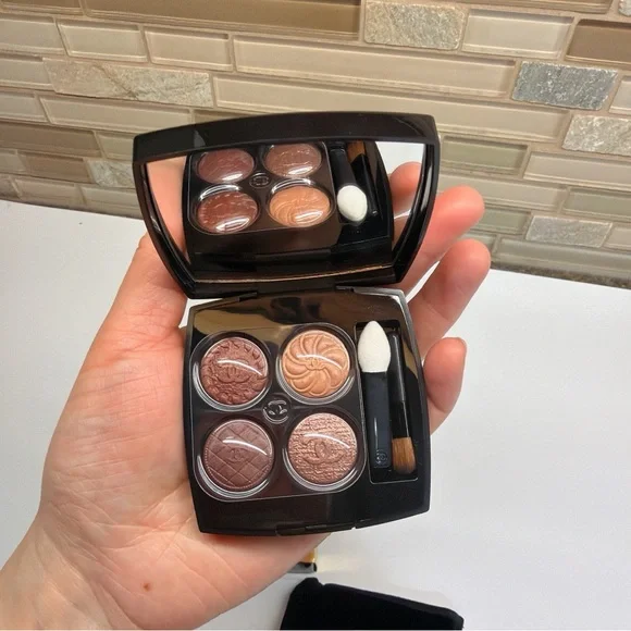 CHANEL Les 4 Ombres Eyeshadow Palette #219 “Boutons Couture” (Limited Edition) - Picture 2 of 2